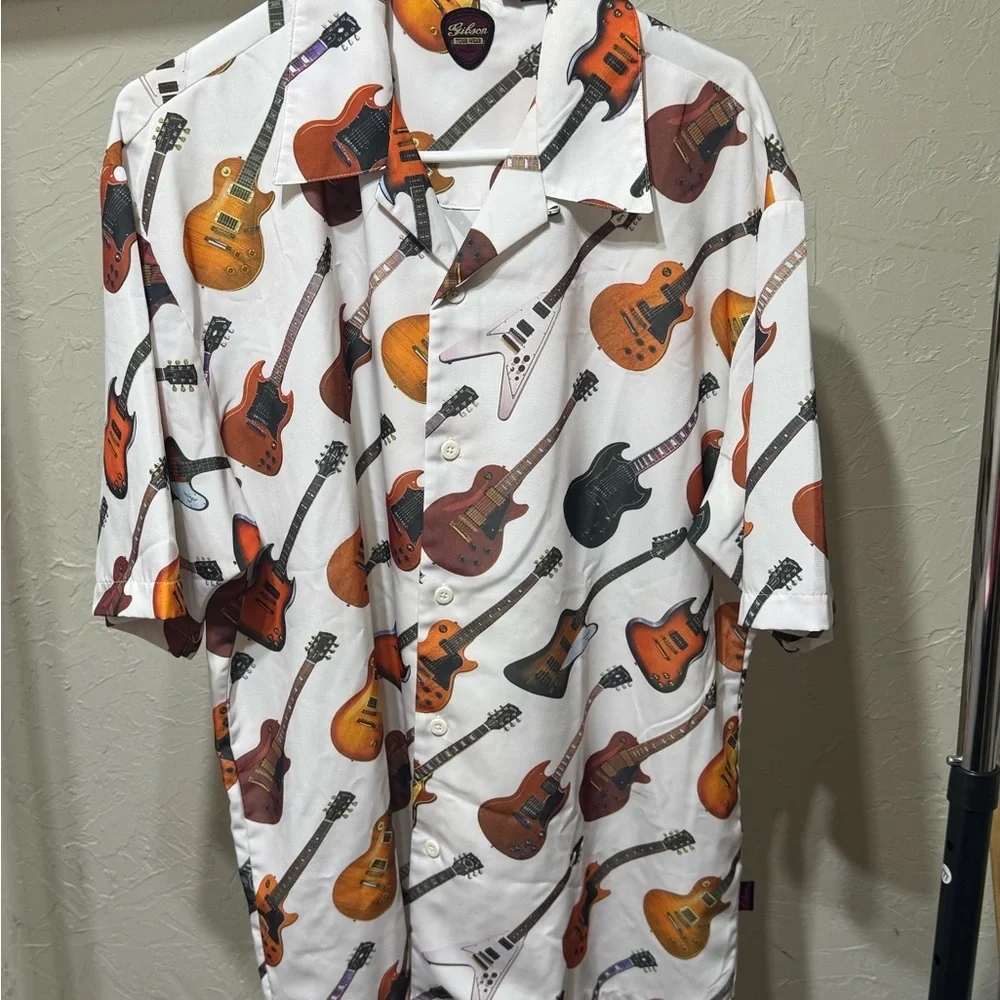 NWOT Men’s Gibson Tour Wear Short-Sleeved Guitar Print Men's Shirt XL - Picture 1 of 6